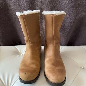 Sorel Tan Boots with White Lining